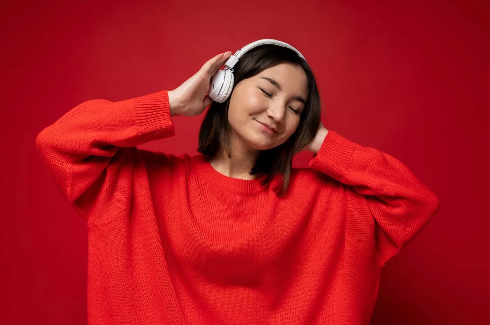 Gratis muziek luisteren in 2026: YouTube, Spotify & besparen